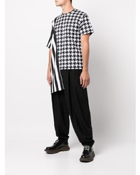 schwarzes und weißes T-Shirt mit einem Rundhalsausschnitt mit Hahnentritt-Muster von Comme Des Garcons Homme Plus