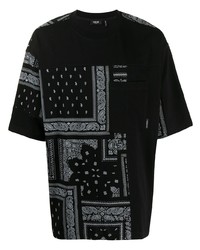 schwarzes und weißes T-Shirt mit einem Rundhalsausschnitt mit Paisley-Muster von FIVE CM