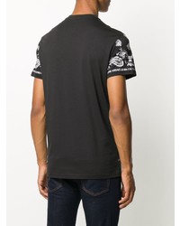 schwarzes und weißes T-Shirt mit einem Rundhalsausschnitt mit Paisley-Muster von VERSACE JEANS COUTURE