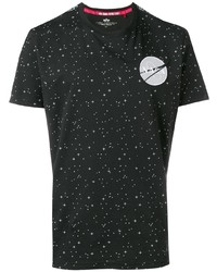 schwarzes und weißes T-Shirt mit einem Rundhalsausschnitt mit Sternenmuster von Alpha Industries