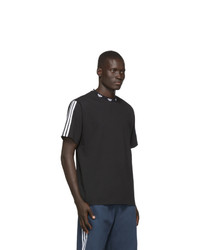 schwarzes und weißes T-Shirt mit einem Rundhalsausschnitt von adidas Originals