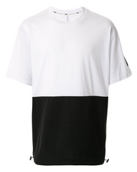 schwarzes und weißes T-Shirt mit einem Rundhalsausschnitt von Blackbarrett