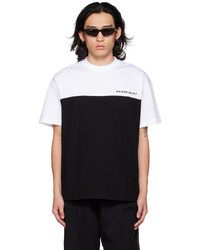 schwarzes und weißes T-Shirt mit einem Rundhalsausschnitt von VTMNTS