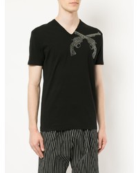 schwarzes verziertes T-Shirt mit einem Rundhalsausschnitt von Roar