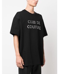 schwarzes verziertes T-Shirt mit einem Rundhalsausschnitt von Anonymous