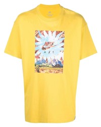 senf bedrucktes T-Shirt mit einem Rundhalsausschnitt von Nike