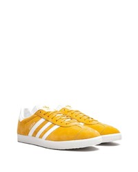 senf Wildleder niedrige Sneakers von adidas