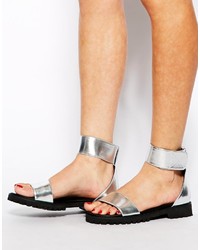 silberne flache Sandalen aus Leder von Asos