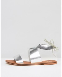 silberne flache Sandalen aus Leder von Asos