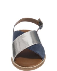 silberne flache Sandalen aus Leder von Inuovo