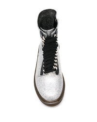 silberne flache Stiefel mit einer Schnürung aus Leder von Casadei