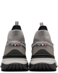 silberne hohe Sneakers aus Segeltuch von Moncler