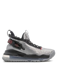silberne hohe Sneakers von Jordan
