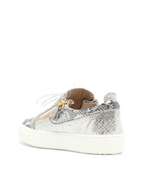 silberne Leder niedrige Sneakers mit Schlangenmuster von Giuseppe Zanotti