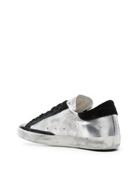 silberne Leder niedrige Sneakers mit Sternenmuster von Golden Goose