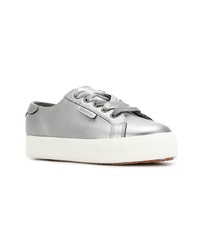 silberne Leder niedrige Sneakers von Superga