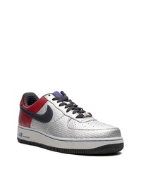 silberne Leder niedrige Sneakers von Nike