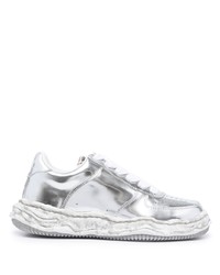 silberne Leder niedrige Sneakers von Maison Mihara Yasuhiro