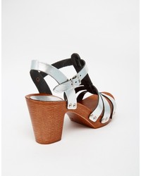 silberne Leder Sandaletten von Asos