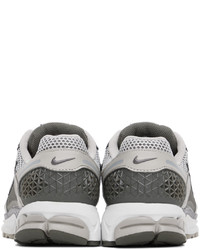 silberne Leder Sportschuhe von Nike