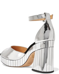 silberne Ledersandalen mit geometrischem Muster von Charlotte Olympia