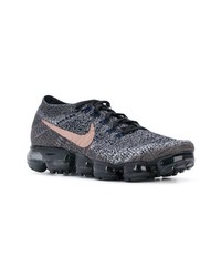 silberne niedrige Sneakers von Nike