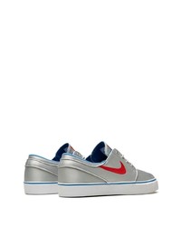 silberne niedrige Sneakers von Nike