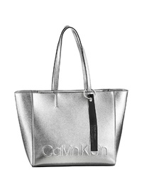 silberne Shopper Tasche aus Leder von Calvin Klein