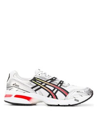 silberne Sportschuhe von Asics