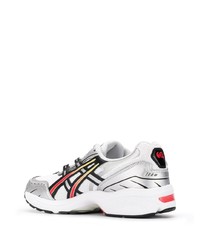 silberne Sportschuhe von Asics