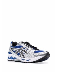 silberne Sportschuhe von Asics