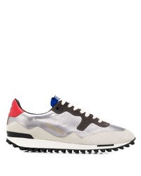 silberne Sportschuhe von Golden Goose