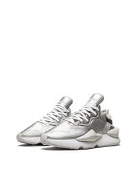 silberne Sportschuhe von Y-3