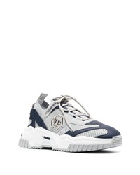 silberne Sportschuhe von Philipp Plein