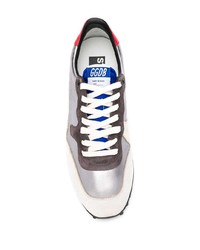 silberne Sportschuhe von Golden Goose