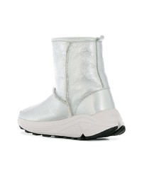 silberne Ugg Stiefel von D.A.T.E