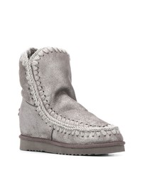 silberne Ugg Stiefel von Mou