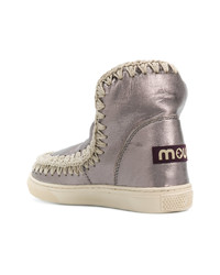 silberne Ugg Stiefel von Mou