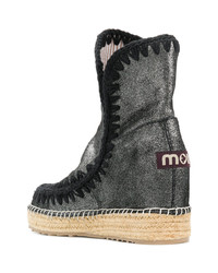 silberne Ugg Stiefel von Mou