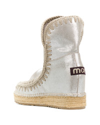 silberne Ugg Stiefel von Mou