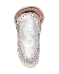 silberne Ugg Stiefel von Mou