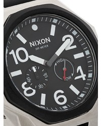 silberne Uhr von Nixon