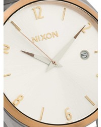 silberne Uhr von Nixon