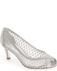 silberne verzierte Satin Pumps