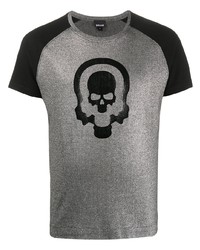 silbernes bedrucktes T-Shirt mit einem Rundhalsausschnitt