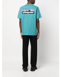 türkises bedrucktes T-Shirt mit einem Rundhalsausschnitt von Patagonia