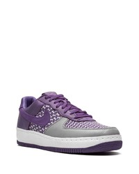 violette bedruckte Leder niedrige Sneakers von Nike