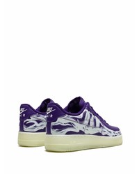 violette bedruckte Leder niedrige Sneakers von Nike