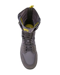 violette hohe Sneakers von Nike