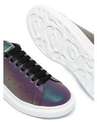 violette Leder niedrige Sneakers von Alexander McQueen